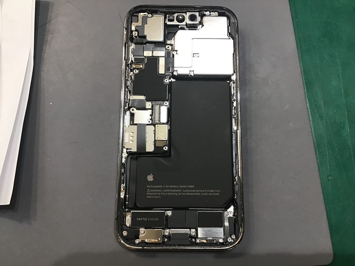 iPhone14Proの修理ならデータそのまま修理可能なスマホ修理工房セレオ甲府店へ！